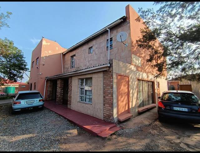 13 BEDROOM HOUSE FOR SALE IN MADEIRA PARK